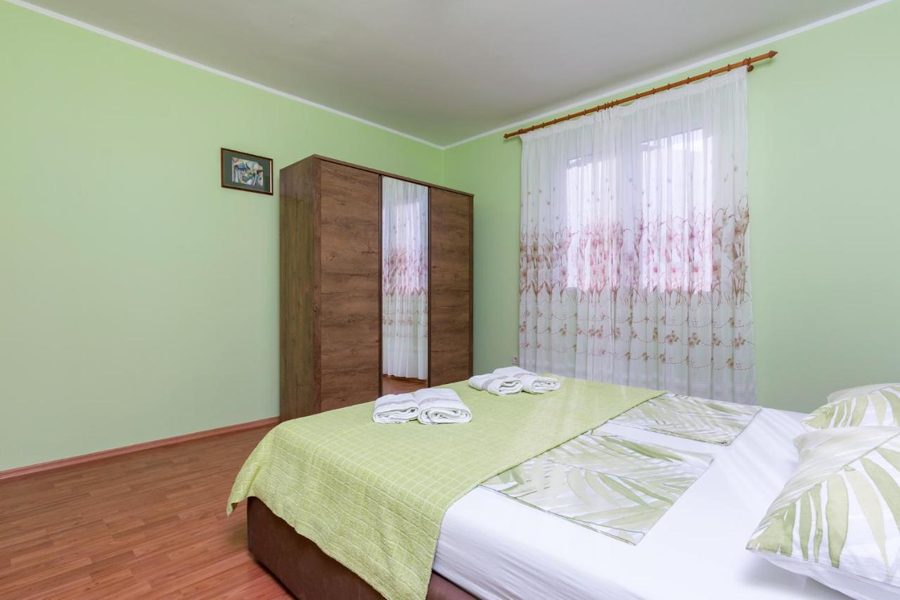 Apartment Rubina With Secure Parking Медулин Екстериор снимка