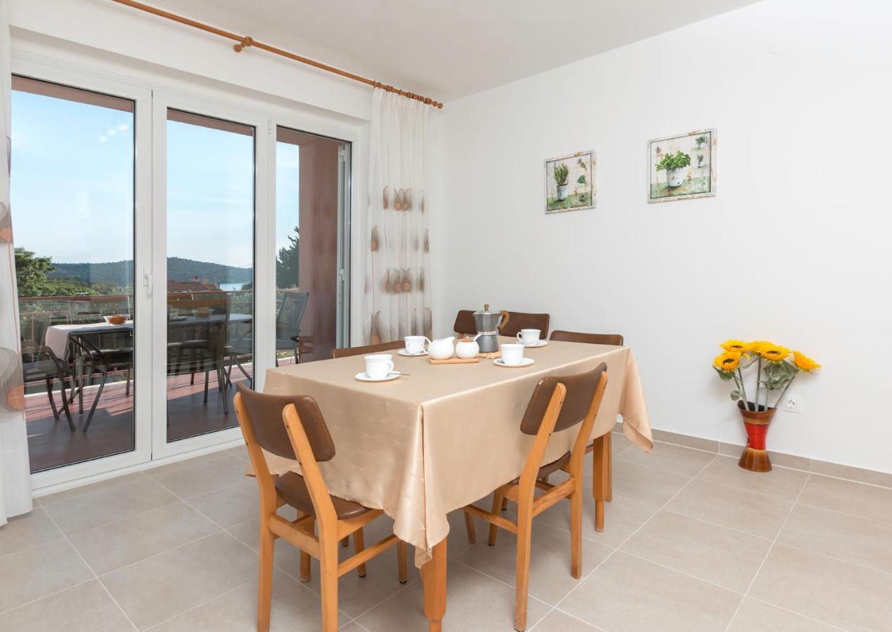 Apartment Rubina With Secure Parking Медулин Екстериор снимка