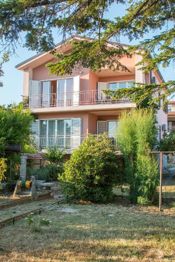Apartment Rubina With Secure Parking Медулин Екстериор снимка
